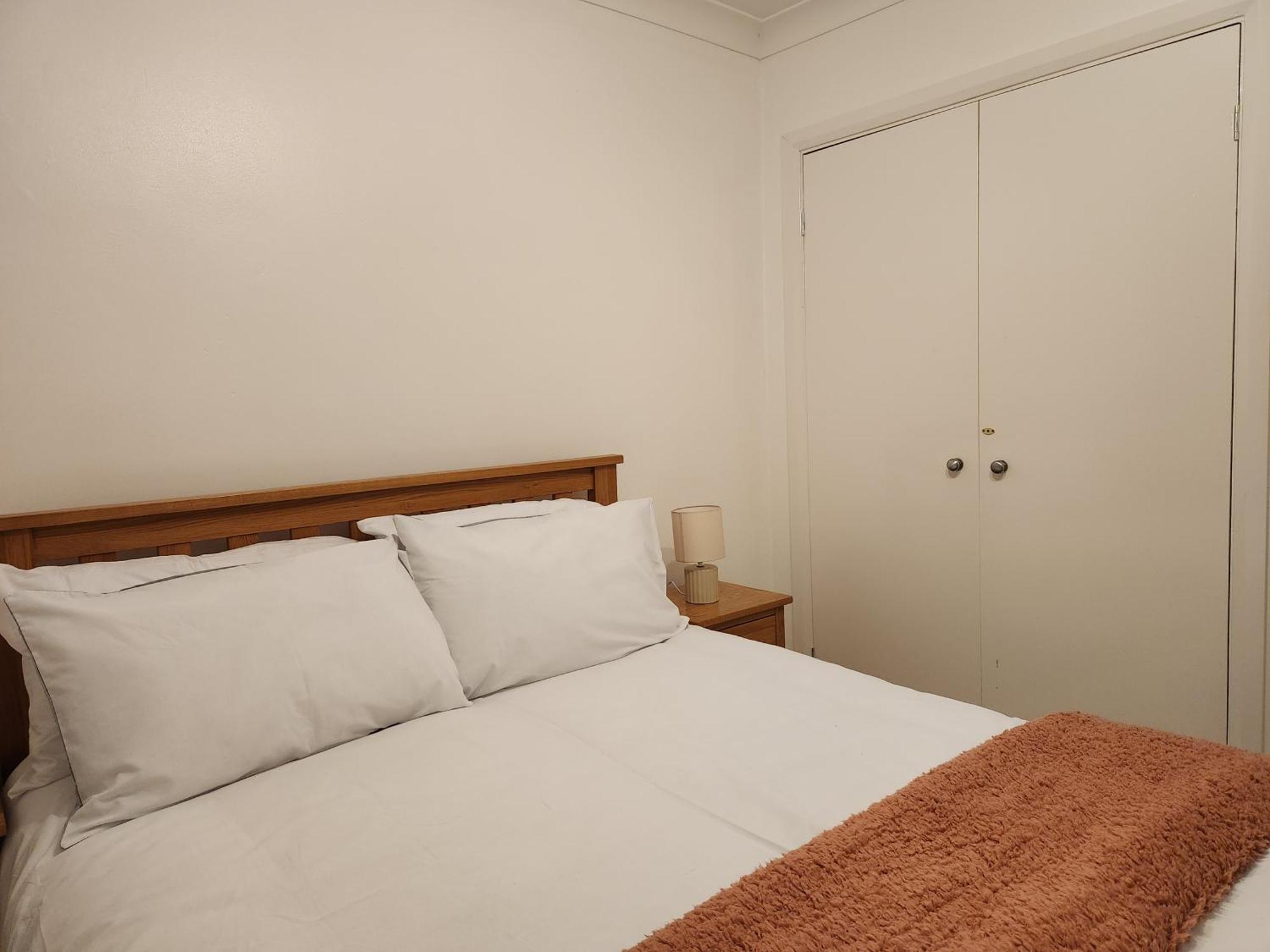 Elmdon House With 4 Spacious Bedrooms To Choose Birmingham Exteriör bild