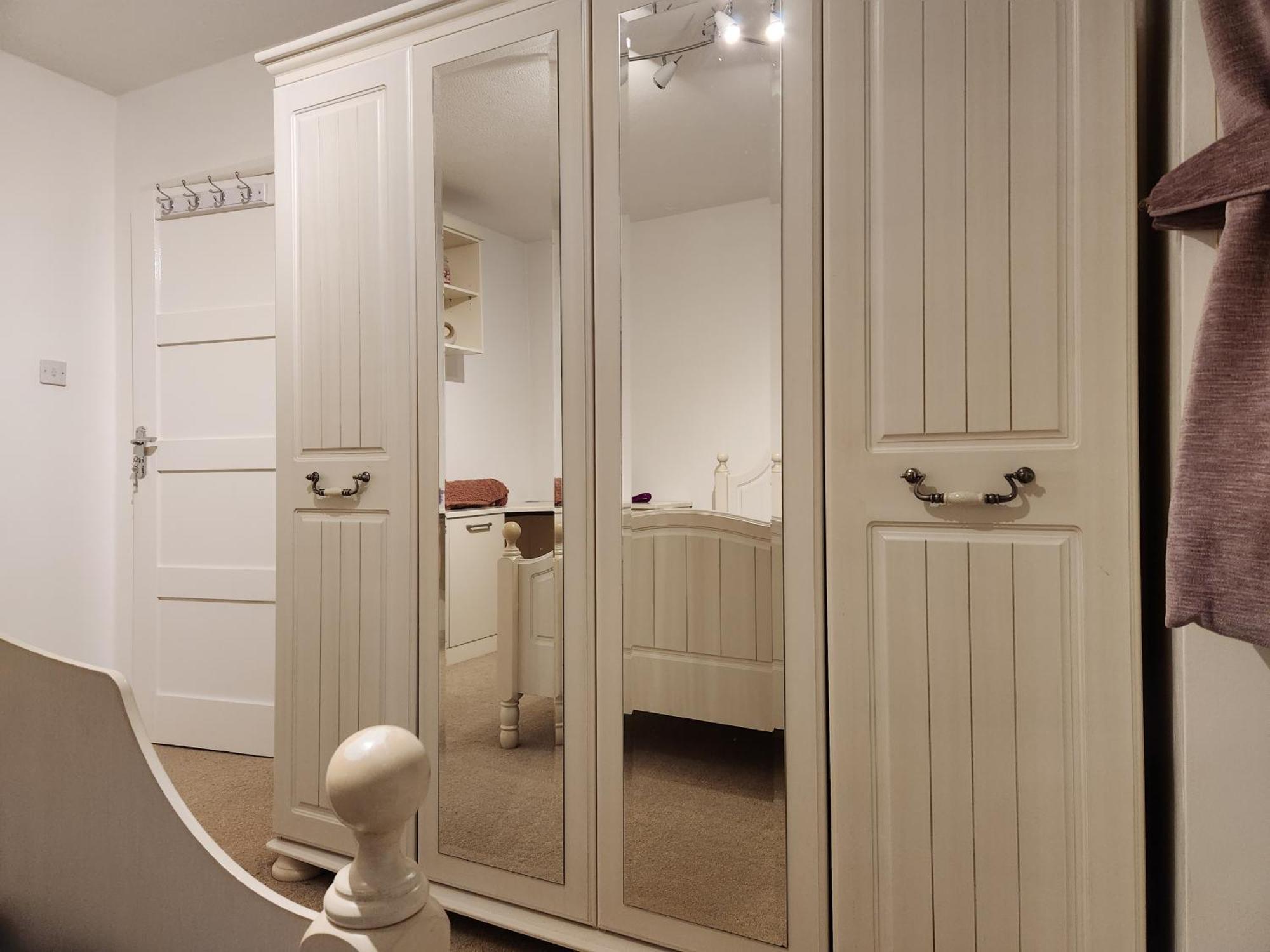 Elmdon House With 4 Spacious Bedrooms To Choose Birmingham Exteriör bild