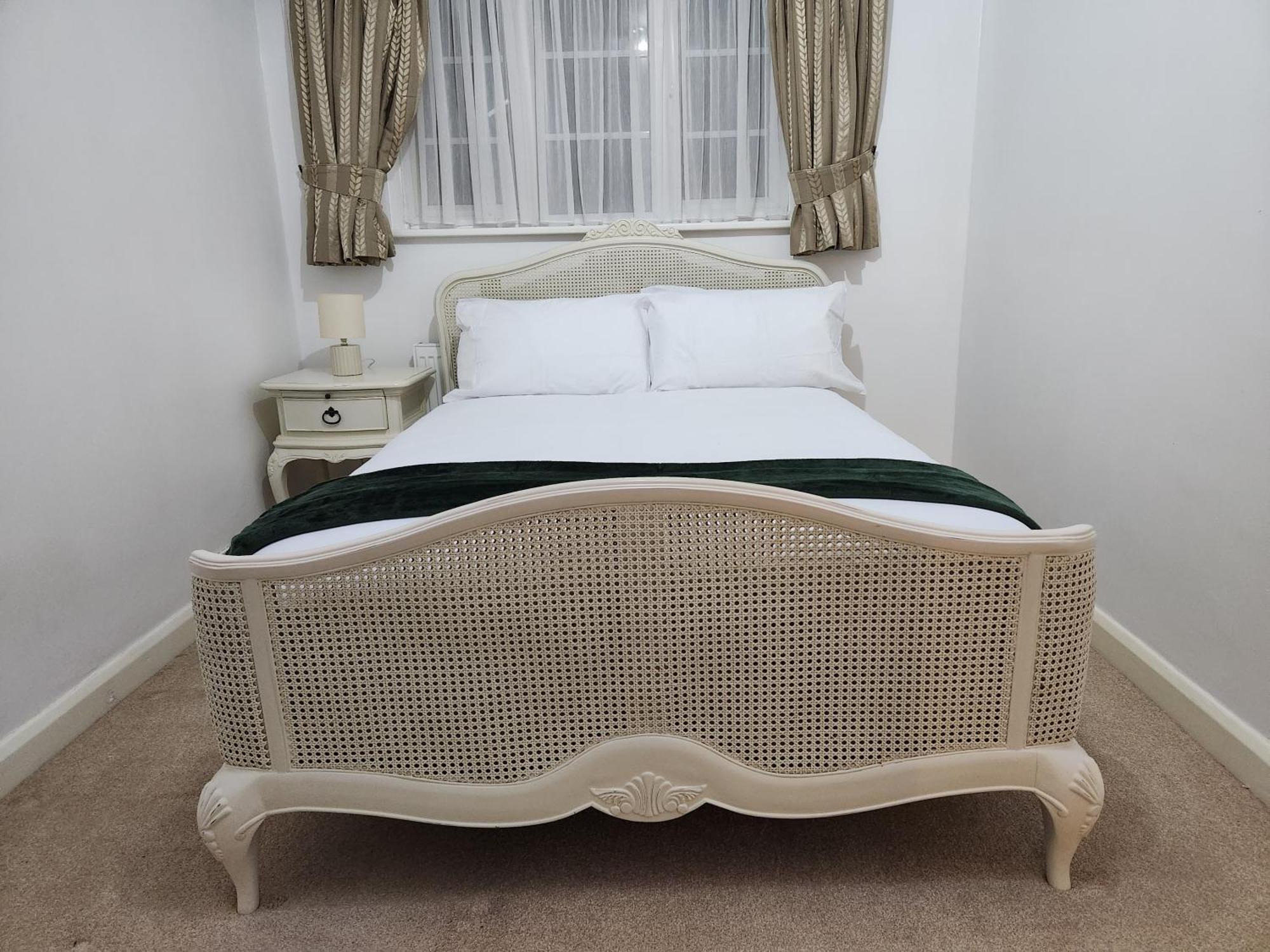Elmdon House With 4 Spacious Bedrooms To Choose Birmingham Exteriör bild