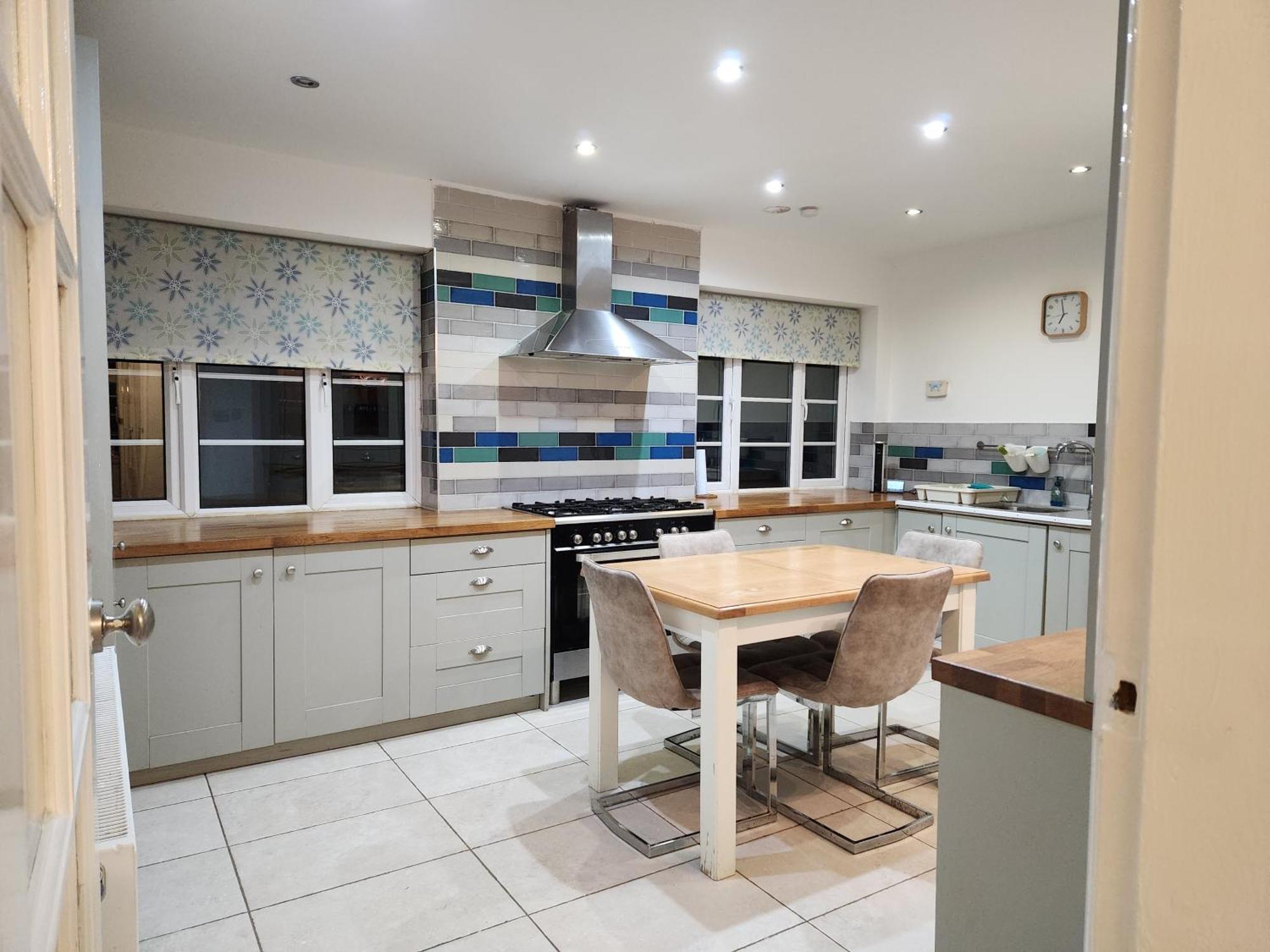 Elmdon House With 4 Spacious Bedrooms To Choose Birmingham Exteriör bild