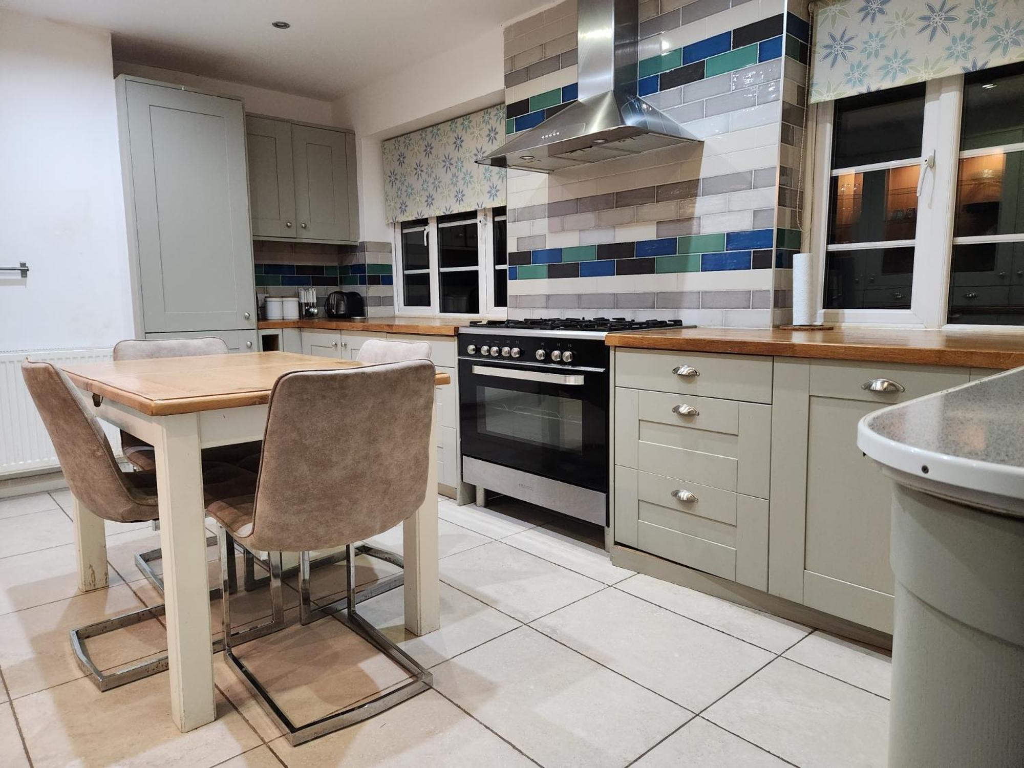 Elmdon House With 4 Spacious Bedrooms To Choose Birmingham Exteriör bild
