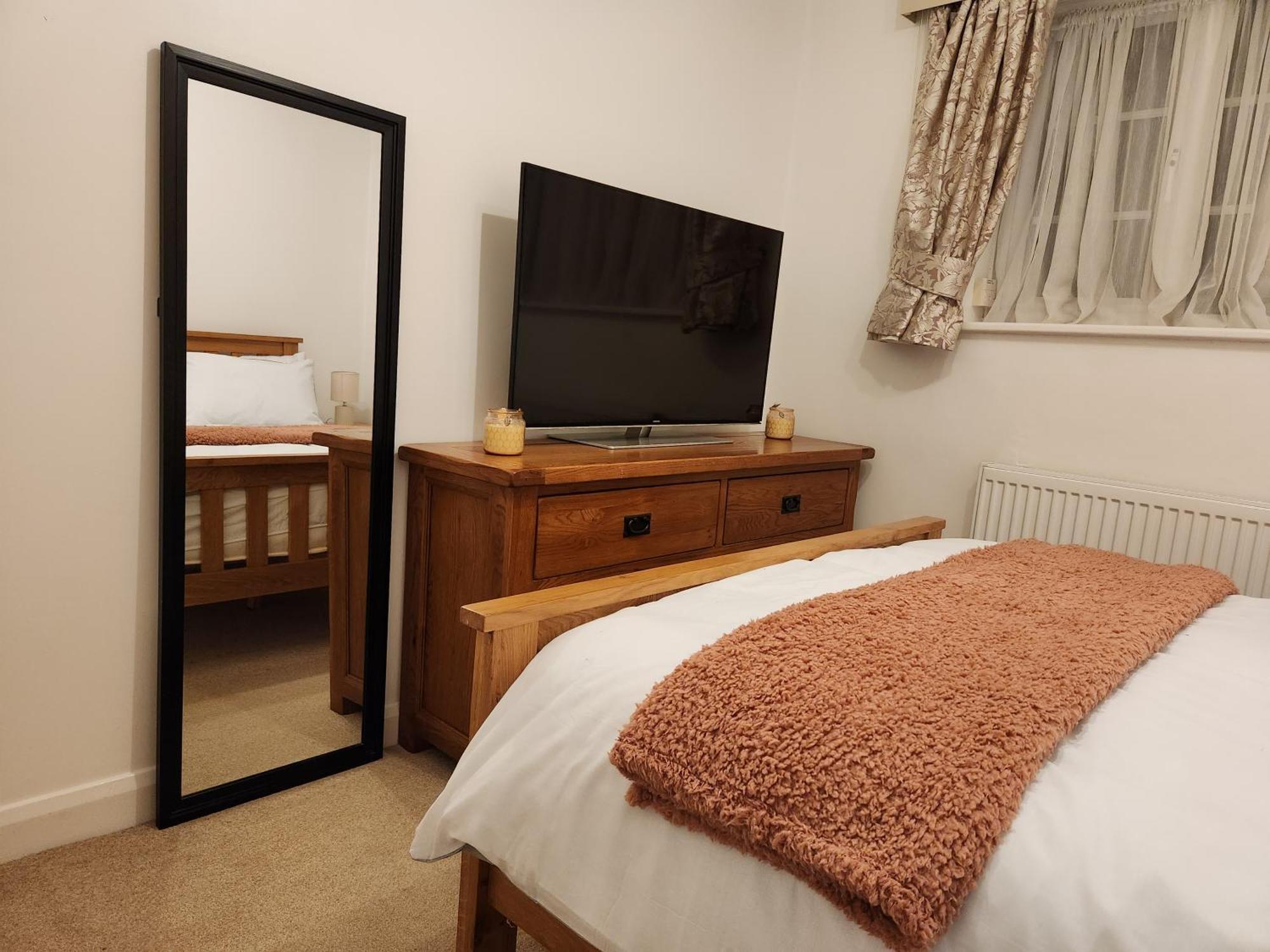 Elmdon House With 4 Spacious Bedrooms To Choose Birmingham Exteriör bild